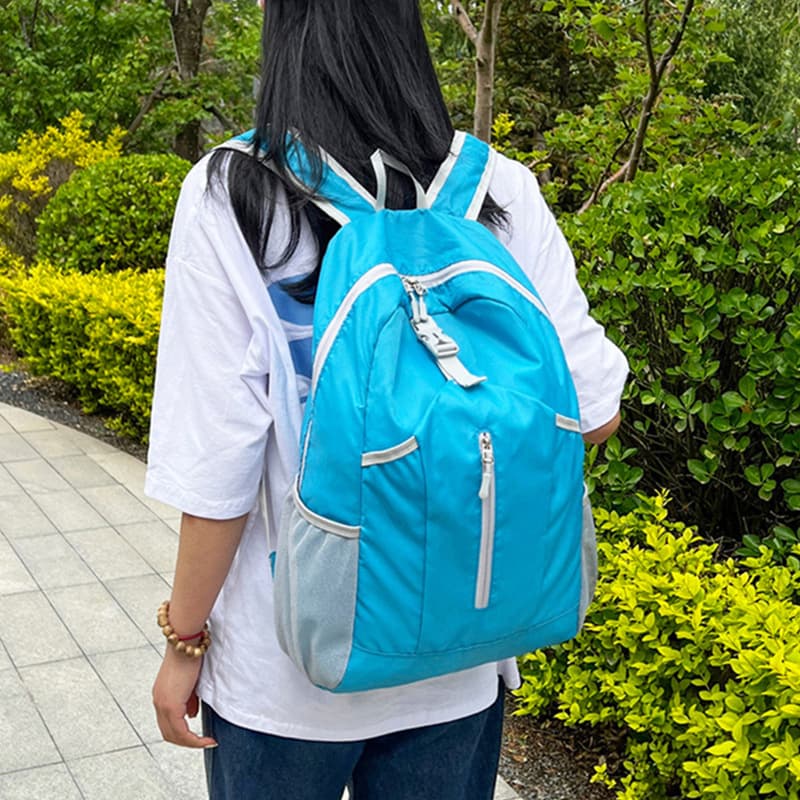 登山リュック 軽快さわやかデイパック
