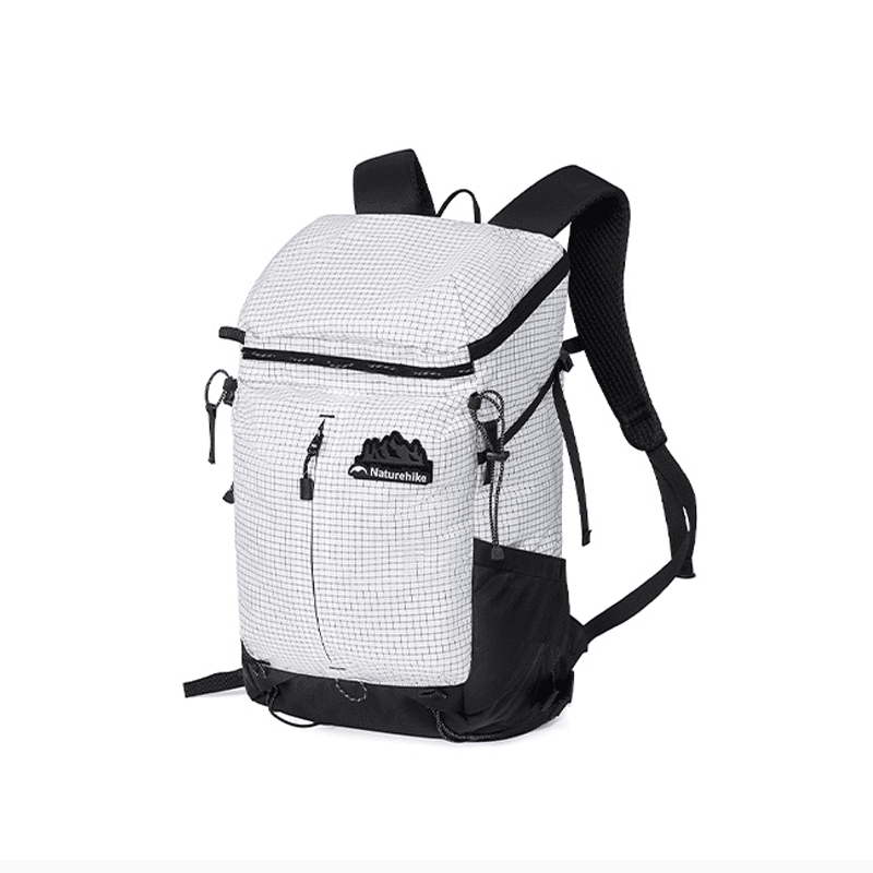 登山リュック 動きやすい軽量アウトドアリュック