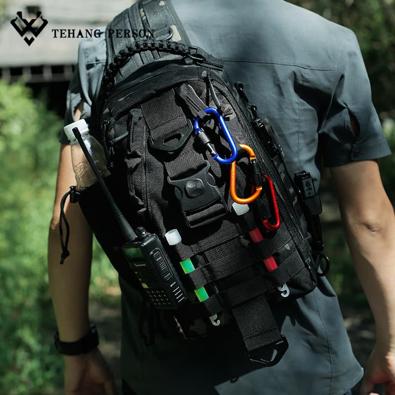 登山リュック 機能性抜群 多目的アウトドアリュック20L